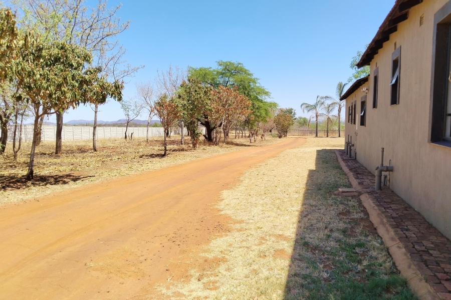 14 Bedroom Property for Sale in Schietfontein North West